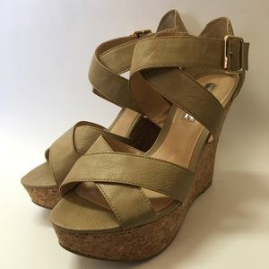 W by TRUTH Wedges